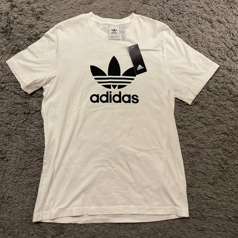 Adidas t-shirt Brand new Size M